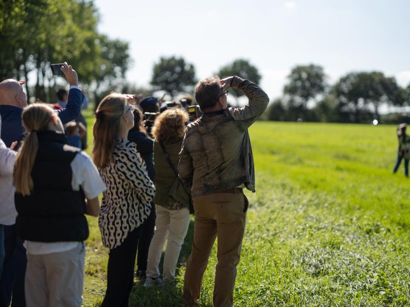 ../public/images/images/fotos/2023/Op Vleugels Der Vrijheid - 24 sept 2023 - 219.jpg